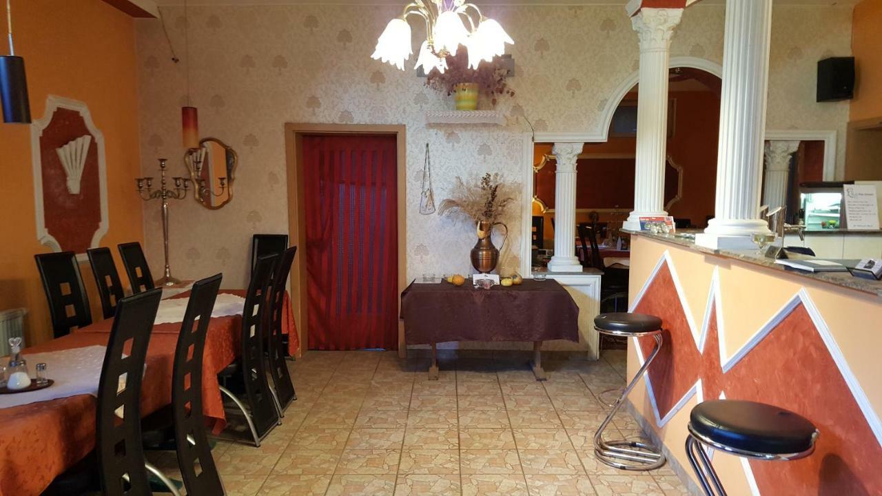 Leon'S Silberwald Appartement Strasshof an der Nordbahn Buitenkant foto