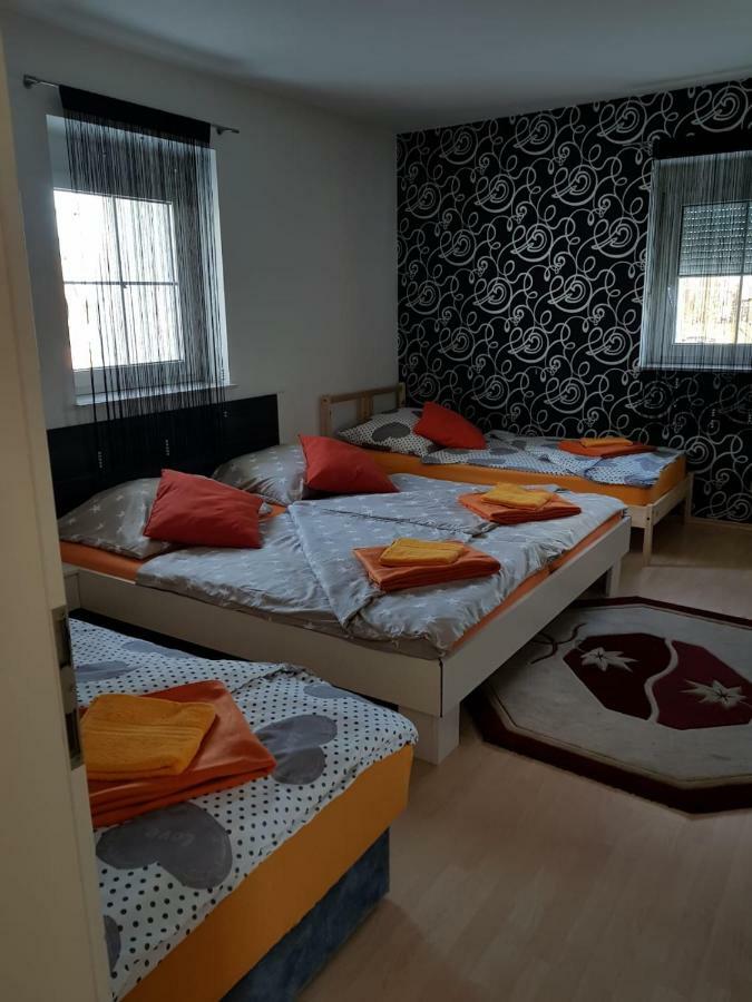 Leon'S Silberwald Appartement Strasshof an der Nordbahn Buitenkant foto